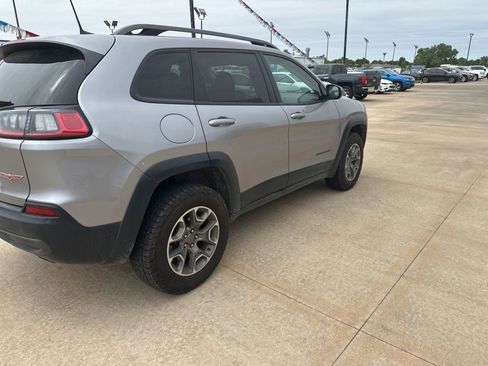 Used 2020 Jeep Cherokee Trailhawk AWD/4WD image 28