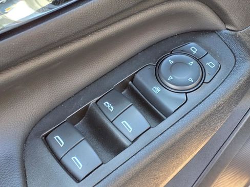 Used 2023 Chevrolet Equinox LT image 13