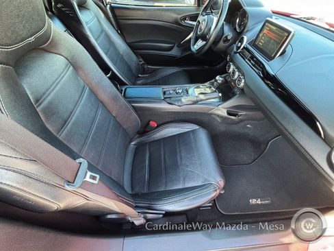 Used 2018 FIAT 124 Spider Lusso w/ Convenience Group image 11