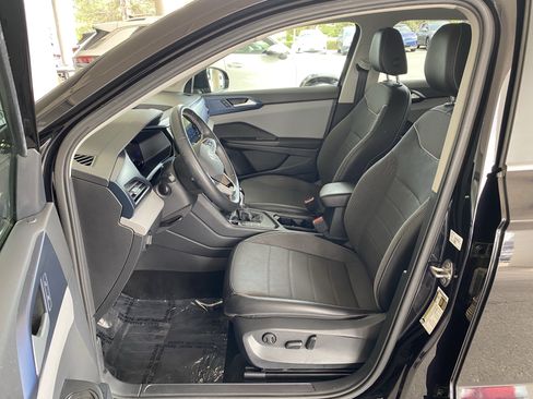 Certified 2023 Volkswagen Taos SE FWD image 34
