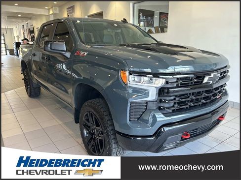 Used 2025 Chevrolet Silverado 1500 LT Trail Boss w/ Convenience Package II AWD/4WD image 1