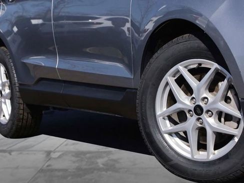 Certified 2024 Ford Edge SEL image 3