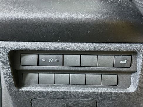 Used 2024 Mitsubishi Outlander SE FWD image 17