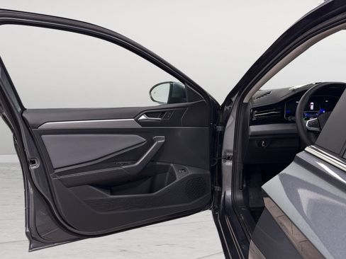 New 2026 Volkswagen Jetta SE FWD image 13