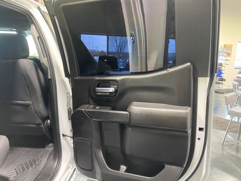Used 2022 Chevrolet Silverado 1500 LT AWD/4WD image 18