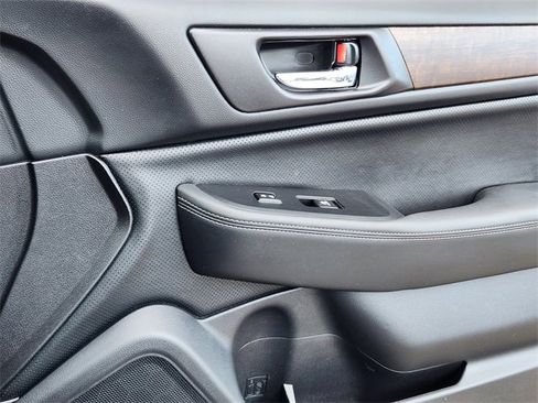 Used 2017 Subaru Outback 3.6R Limited image 13