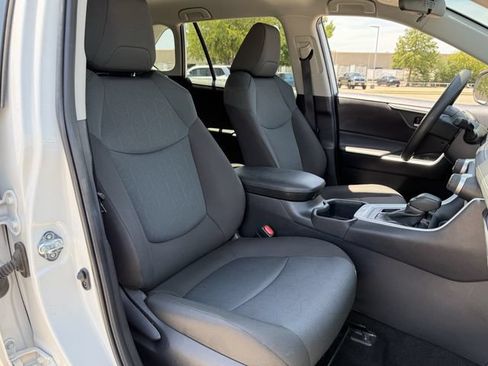 Certified 2025 Toyota RAV4 XLE AWD/4WD image 28