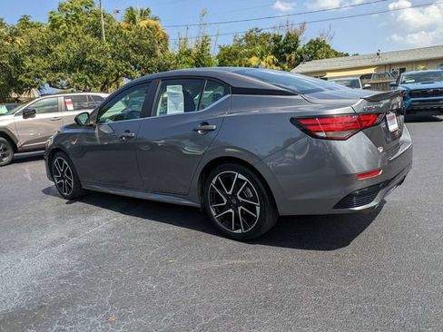 Used 2025 Nissan Sentra SR FWD image 6