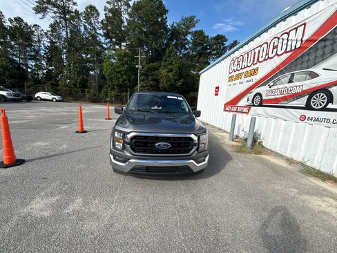 Used 2023 Ford F150 XLT w/ Trailer Tow Package RWD image 2