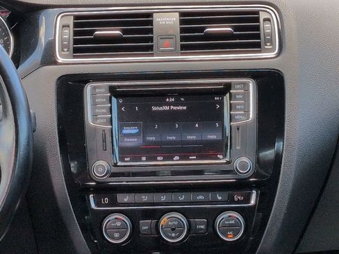 Used 2017 Volkswagen Jetta SEL FWD image 17