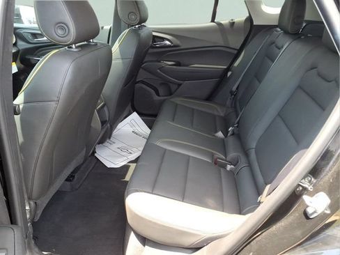 Used 2025 Chevrolet Trax ACTIV w/ Sunroof Package FWD image 19