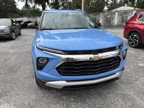 Used 2024 Chevrolet TrailBlazer LT w/ Driver Confidence Package AWD/4WD image 5