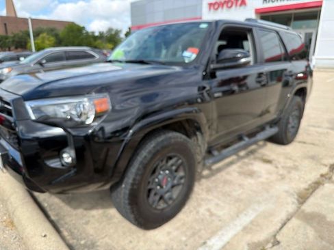 Used 2023 Toyota 4Runner SR5 Premium w/ Moonroof Package AWD/4WD image 1