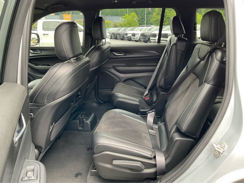 Used 2023 Jeep Grand Cherokee L Laredo RWD image 22