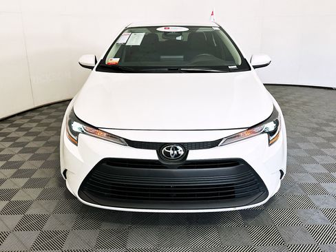 Certified 2025 Toyota Corolla LE FWD image 8