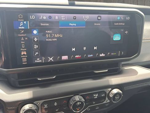 Used 2024 Jeep Wrangler Unlimited Sahara w/ Technology Group AWD/4WD image 25