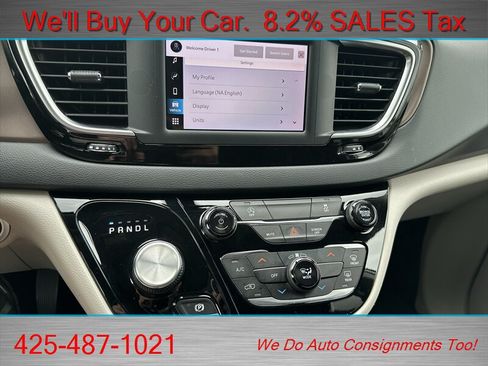Used 2022 Chrysler Voyager LX FWD image 15