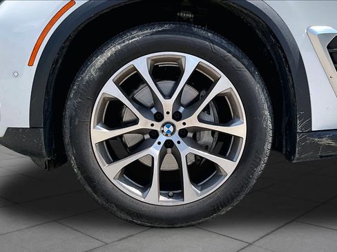 Used 2026 BMW X5 xDrive40i AWD/4WD image 11