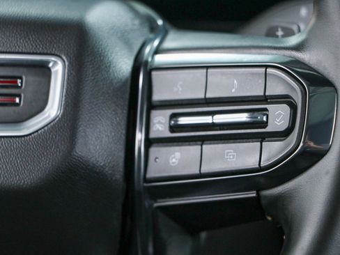 Used 2025 GMC Yukon XL AT4 w/ AT4 Premium Package AWD/4WD image 15