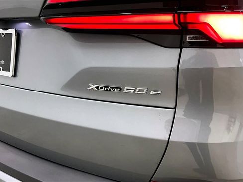 Used 2025 BMW X5 xDrive50e image 10