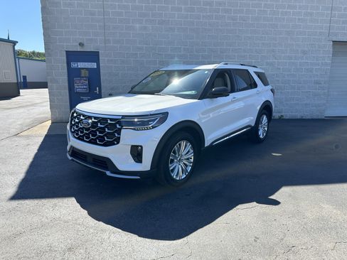 Used 2025 Ford Explorer Platinum w/ LUX Leather Package AWD/4WD image 2
