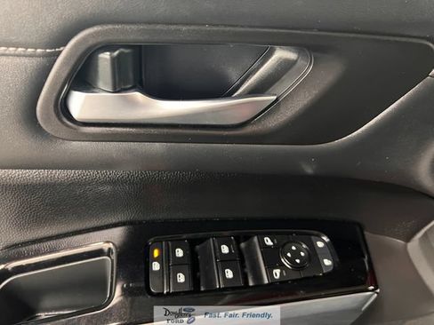 Used 2023 Nissan Pathfinder SL AWD/4WD image 24