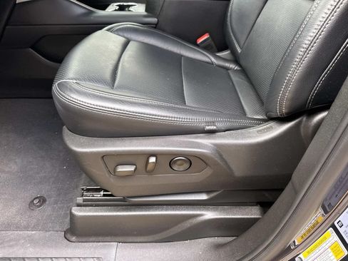 Used 2024 Chevrolet Tahoe LS RWD image 17