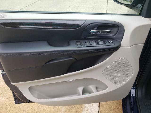 Used 2016 Dodge Grand Caravan SE w/ Quick Order Package 29E SE FWD image 11
