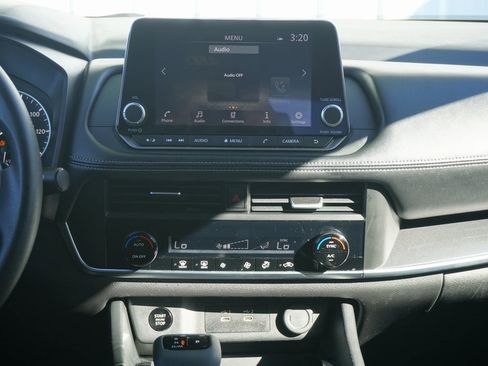 Used 2024 Nissan Rogue SV image 19