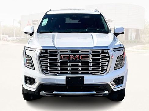 Used 2025 GMC Yukon XL Denali image 2
