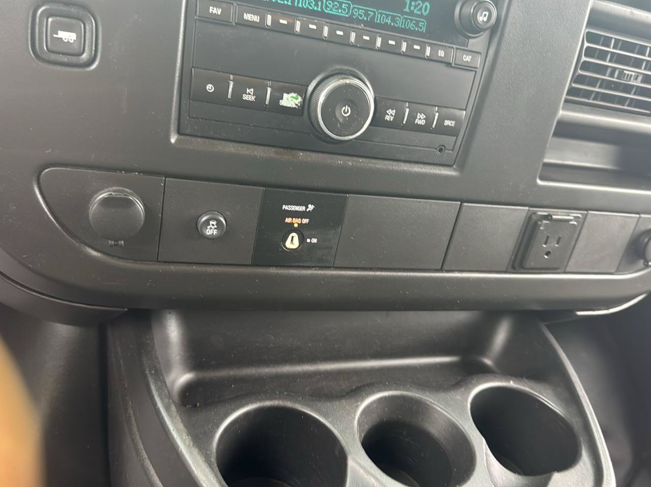 Used 2017 Chevrolet Express 2500 RWD image 16