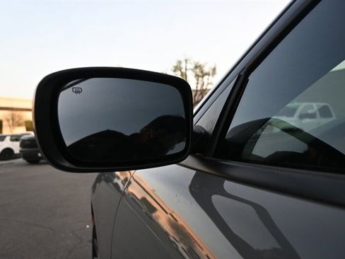 Used 2019 Dodge Charger R/T w/ Blacktop Package image 17