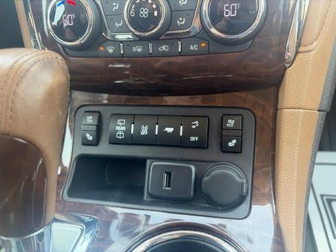 Used 2017 Buick Enclave Premium w/ Trailering Package FWD image 27