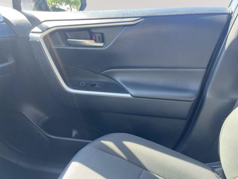 Used 2025 Toyota RAV4 XLE AWD/4WD image 24