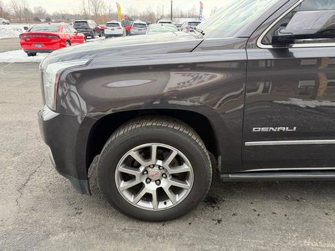 Used 2018 GMC Yukon Denali image 11