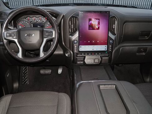 Used 2020 Chevrolet Silverado 1500 LT Trail Boss image 9