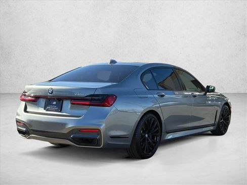 Used 2021 BMW 740i w/ M Sport Package image 5