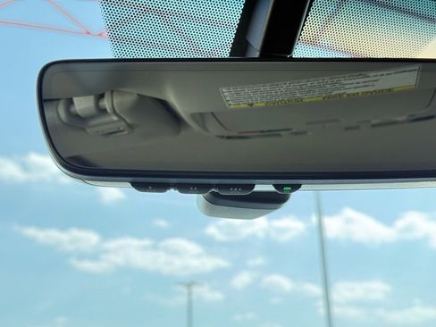 Used 2017 Subaru Outback 2.5i Limited AWD/4WD image 15