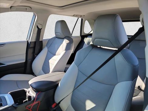 Used 2025 Toyota RAV4 XLE Premium image 13