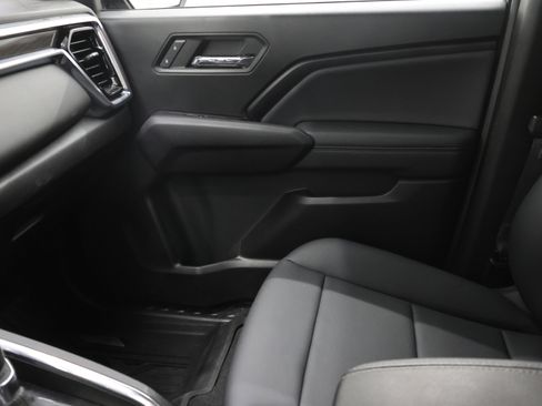 Used 2024 GMC Canyon Elevation w/ Elevation Premium Package AWD/4WD image 14