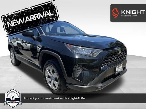 Used 2021 Toyota RAV4 LE FWD image 1