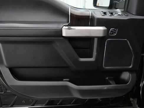 Used 2020 Ford F350 Lariat image 14