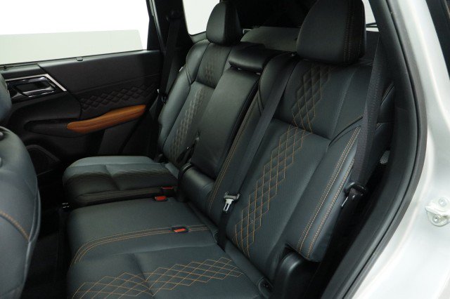 Used 2024 Mitsubishi Outlander SEL FWD image 29