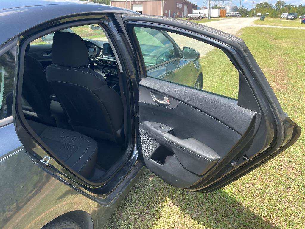 Used 2020 Kia Forte LXS FWD image 12
