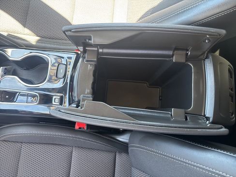 Used 2022 Buick Envision Preferred image 37