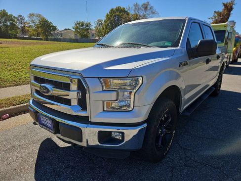 Used 2015 Ford F150 XLT w/ Trailer Tow Package image 3