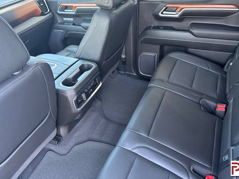 Used 2022 GMC Sierra 1500 Denali AWD/4WD image 13