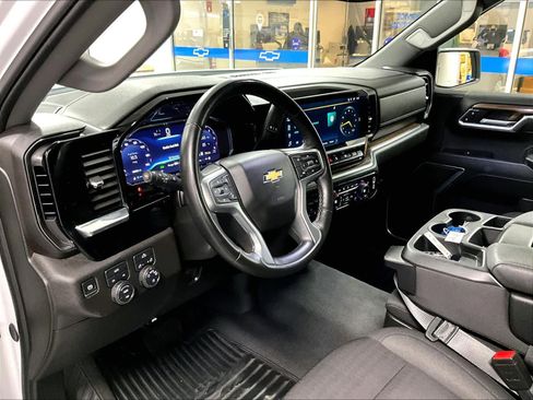Used 2025 Chevrolet Silverado 1500 LT image 8