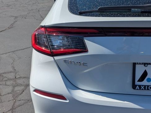 Used 2023 Honda Civic EX-L image 4