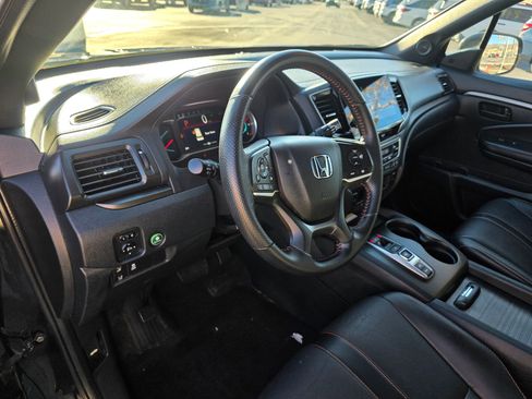 Used 2022 Honda Pilot TrailSport image 16